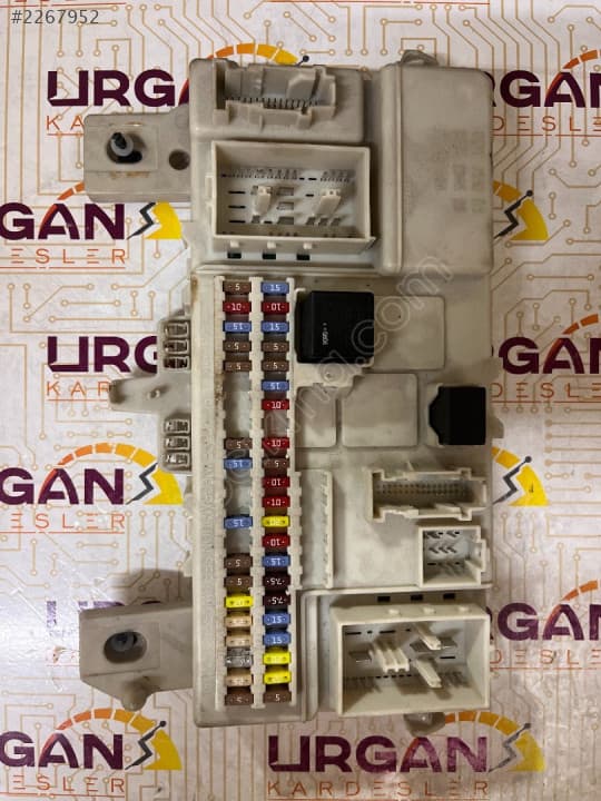 30728906 519096408 VOLVO S40 V50 SİGORTA KUTUSU